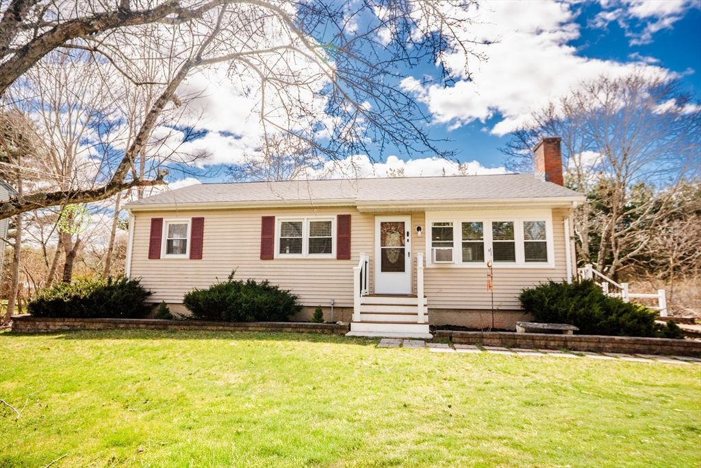 562 Tremont St, Taunton, MA 02780