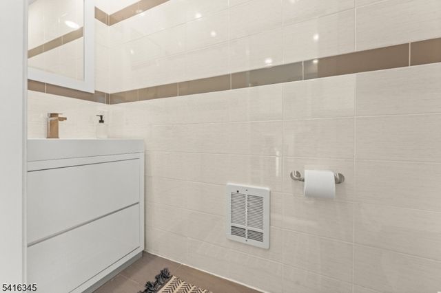 5 W 19Th St, Weehawken Twp., NJ 07086