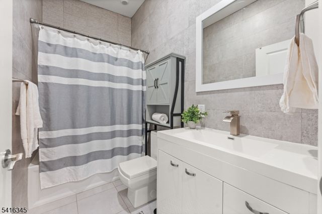 5 W 19Th St, Weehawken Twp., NJ 07086