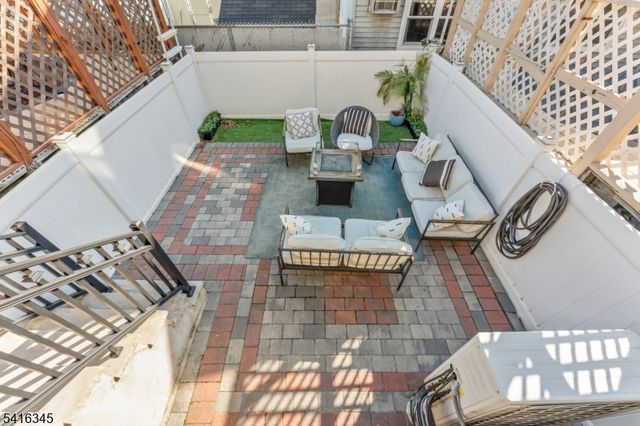 5 W 19Th St, Weehawken Twp., NJ 07086