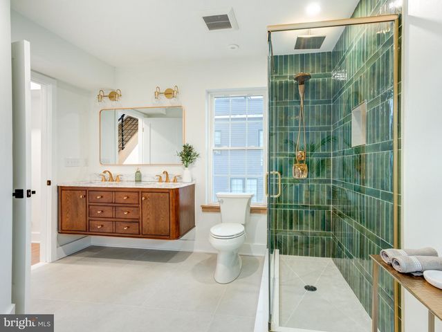 437 MEMPHIS ST, Philadelphia, PA 19125