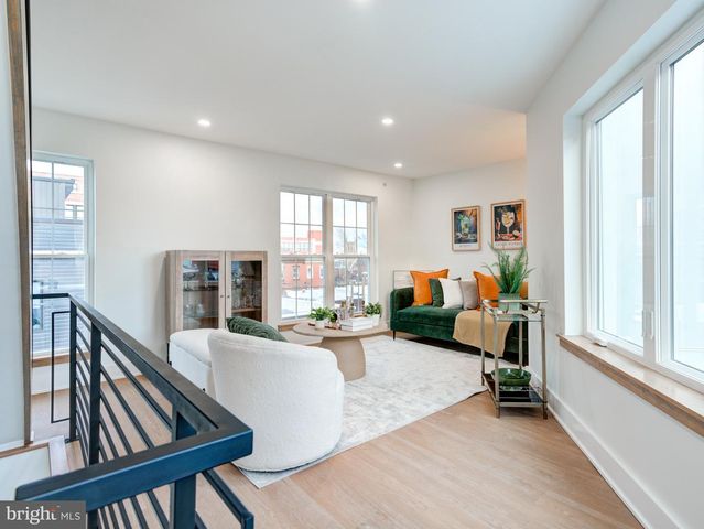 437 MEMPHIS ST, Philadelphia, PA 19125