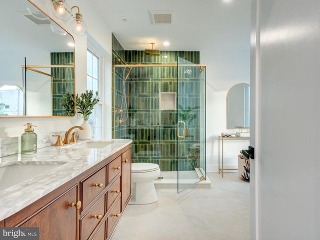 437 MEMPHIS ST, Philadelphia, PA 19125