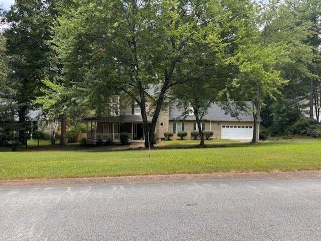 125 Lake Picketts Drive, Acworth, GA 30101