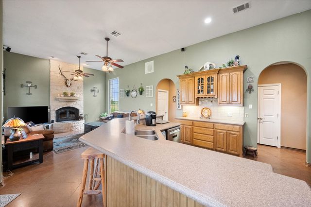 989 N Fm 55, Barry, TX 75102