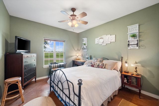 989 N Fm 55, Barry, TX 75102