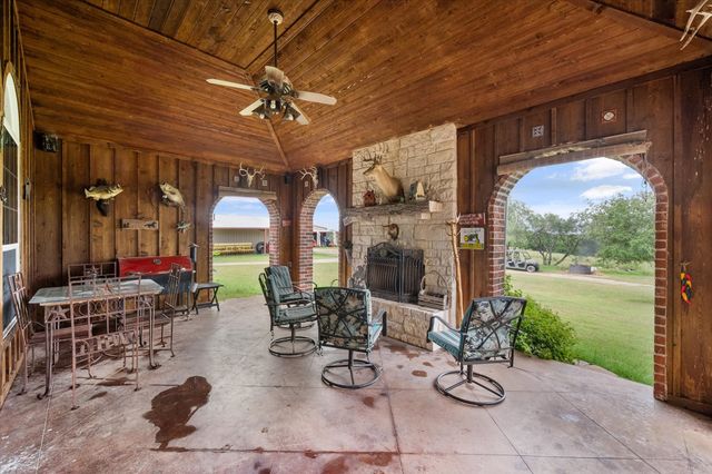 989 N Fm 55, Barry, TX 75102