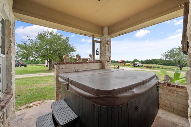 989 N Fm 55, Barry, TX 75102
