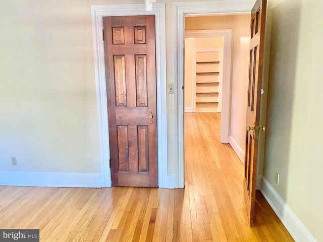 1200 S CLEVELAND ST, Arlington, VA 22204