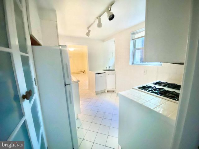 1200 S CLEVELAND ST, Arlington, VA 22204
