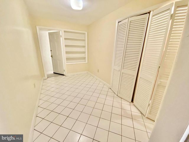 1200 S CLEVELAND ST, Arlington, VA 22204