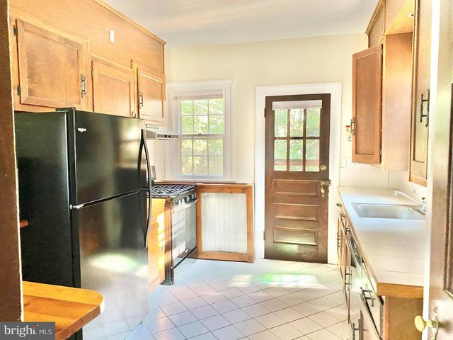 1200 S CLEVELAND ST, Arlington, VA 22204