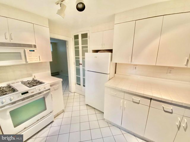 1200 S CLEVELAND ST, Arlington, VA 22204