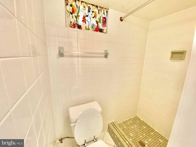 1200 S CLEVELAND ST, Arlington, VA 22204
