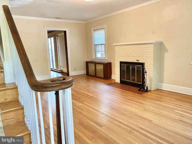 1200 S CLEVELAND ST, Arlington, VA 22204