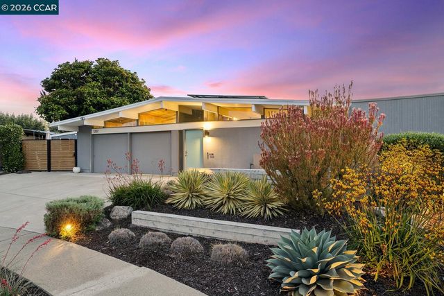1237 -1239 Lancashire Dr, Concord, CA 94518