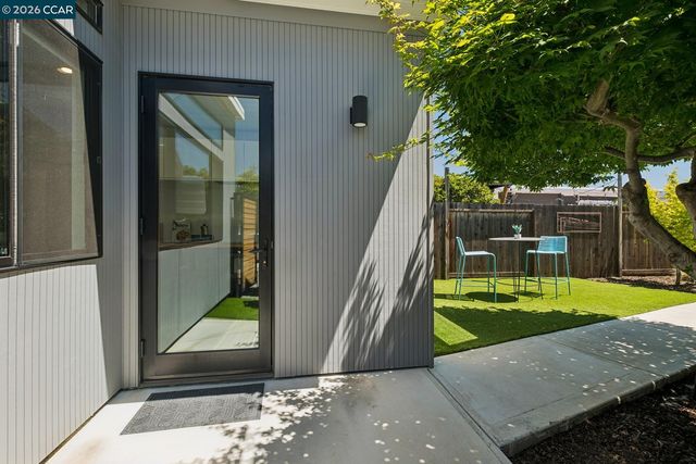 1237 -1239 Lancashire Dr, Concord, CA 94518