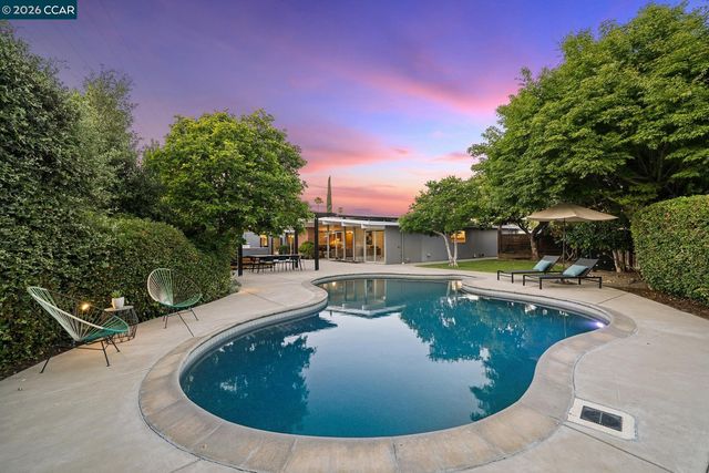 1237 -1239 Lancashire Dr, Concord, CA 94518