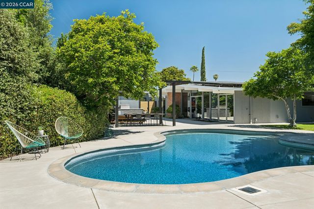 1237 -1239 Lancashire Dr, Concord, CA 94518