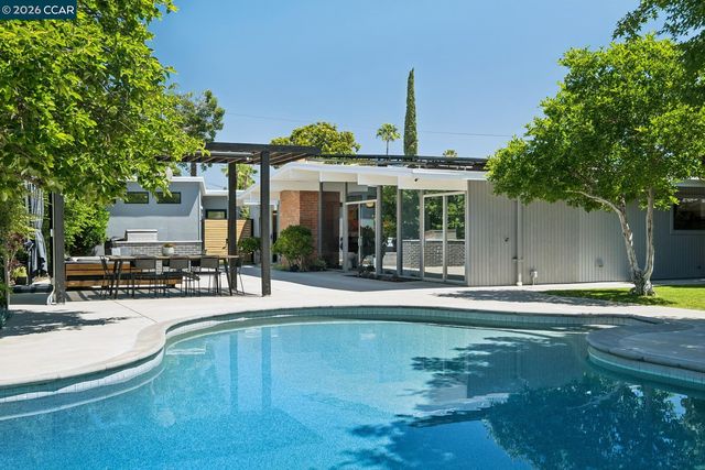 1237 -1239 Lancashire Dr, Concord, CA 94518