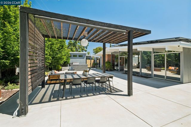 1237 -1239 Lancashire Dr, Concord, CA 94518