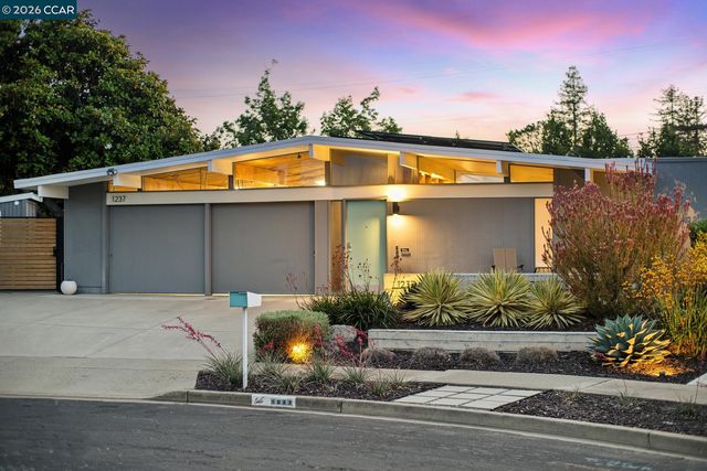 1237 -1239 Lancashire Dr, Concord, CA 94518