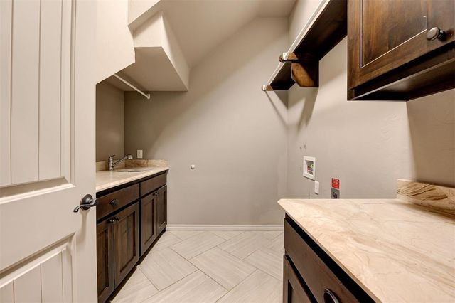 15304 Old Lake Lane, Edmond, OK 73013