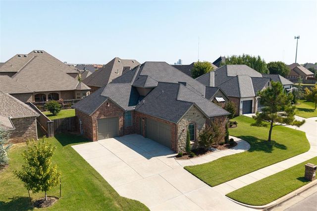 15304 Old Lake Lane, Edmond, OK 73013