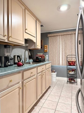 15 Wachusetts Rd, Brockton, MA 02302