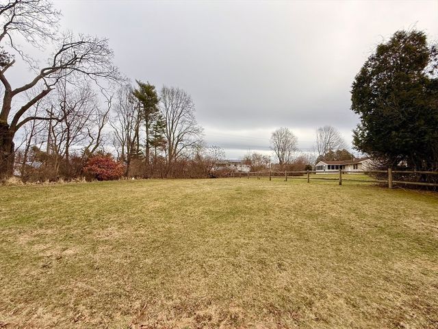 15 Wachusetts Rd, Brockton, MA 02302