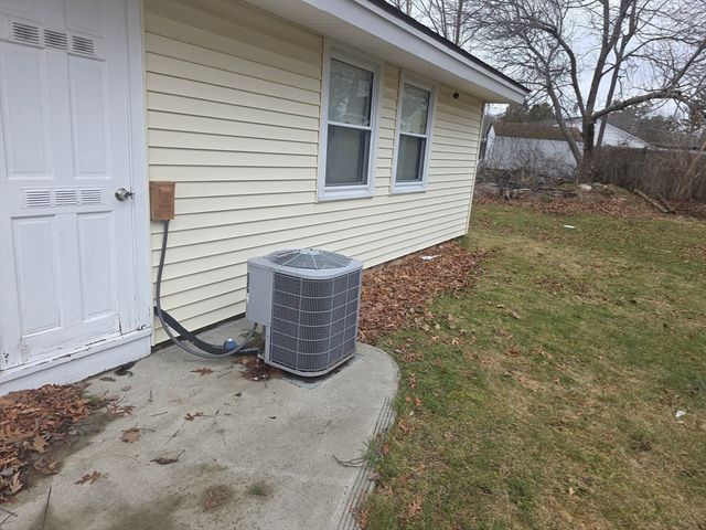 15 Wachusetts Rd, Brockton, MA 02302