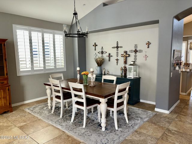 8552 N Moonfire Drive, Tucson, AZ 85743