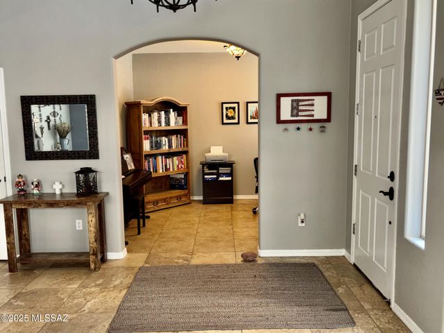 8552 N Moonfire Drive, Tucson, AZ 85743