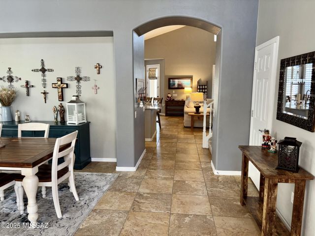 8552 N Moonfire Drive, Tucson, AZ 85743