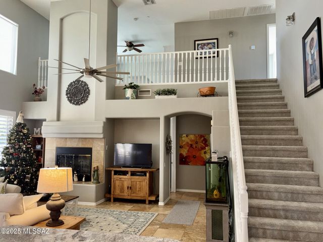 8552 N Moonfire Drive, Tucson, AZ 85743