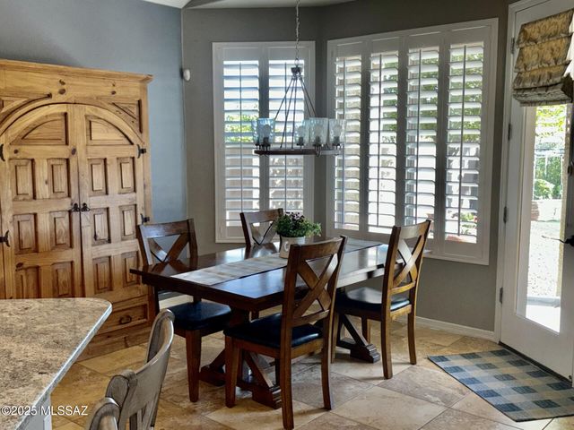 8552 N Moonfire Drive, Tucson, AZ 85743