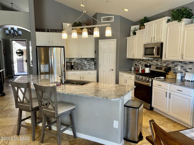 8552 N Moonfire Drive, Tucson, AZ 85743