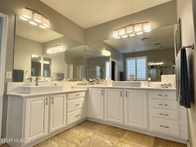 8552 N Moonfire Drive, Tucson, AZ 85743