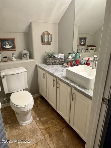 8552 N Moonfire Drive, Tucson, AZ 85743