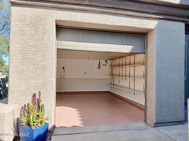 8552 N Moonfire Drive, Tucson, AZ 85743