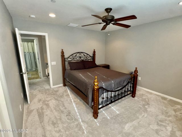 8552 N Moonfire Drive, Tucson, AZ 85743