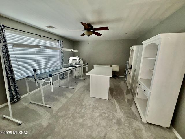 8552 N Moonfire Drive, Tucson, AZ 85743