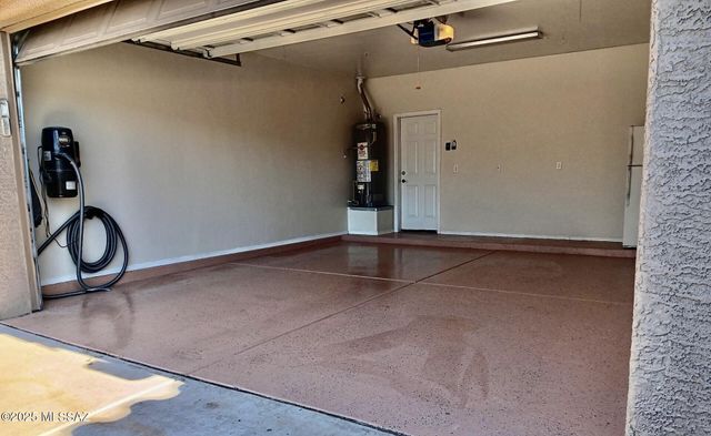 8552 N Moonfire Drive, Tucson, AZ 85743