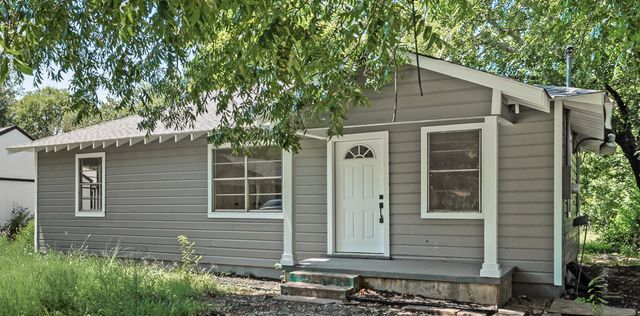 126 Stephens Street, Waxahachie, TX 75165