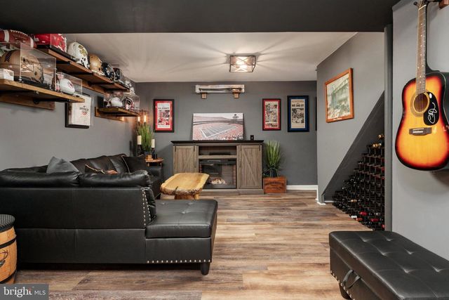 1033 HYDE PARK DR, Annapolis, MD 21403