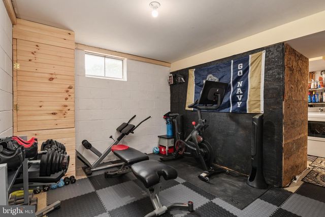 1033 HYDE PARK DR, Annapolis, MD 21403