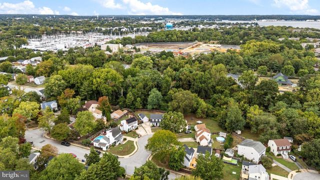 1033 HYDE PARK DR, Annapolis, MD 21403
