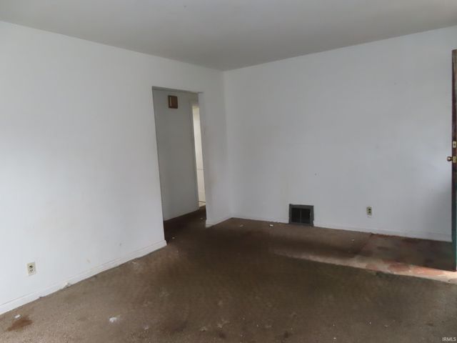 1321 Eclipse Place, South Bend, IN 46628