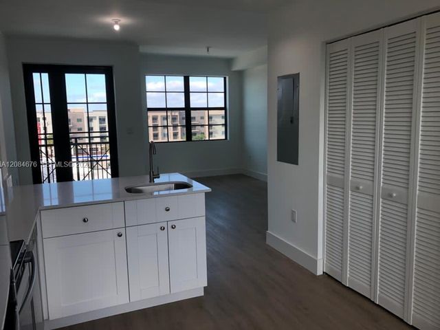 4100 SW 64th Avenue 405, Davie, FL 33314