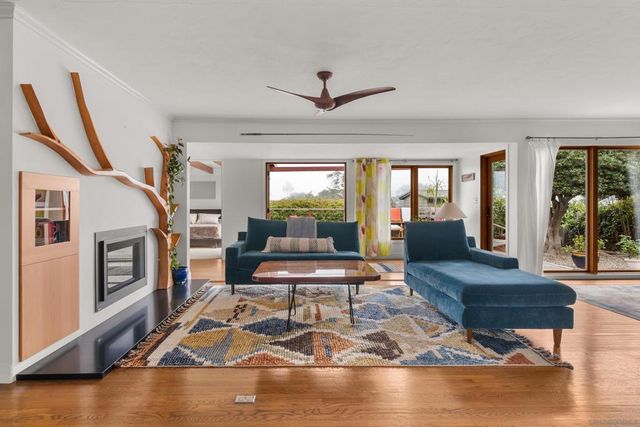 541 Tarento Dr, San Diego, CA 92106